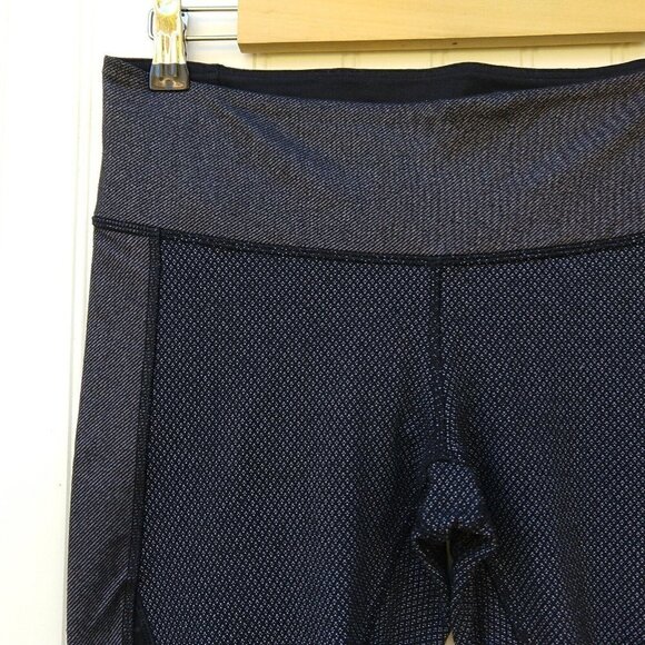 Lululemon Run Around (?) Crop Leggings Size 8 Gray Black Mixed Media Print - Picture 2 of 9